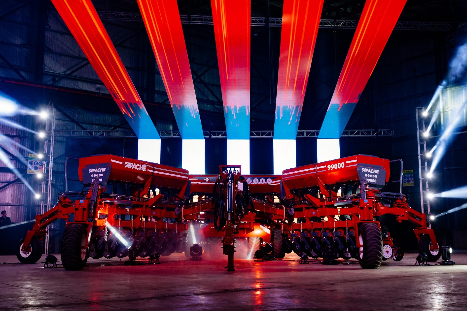 APACHE celebra la inauguración de su nueva planta industrial en Las Parejas